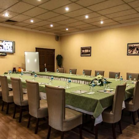 Kristal Otel Адана Екстериор снимка