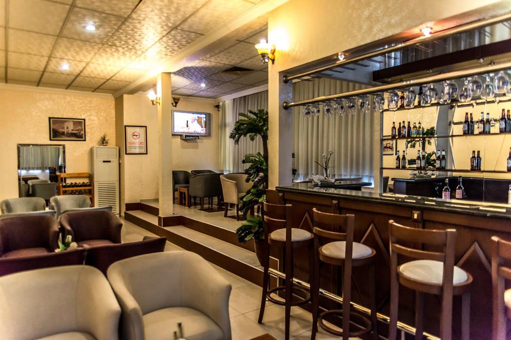 Kristal Otel Адана Екстериор снимка