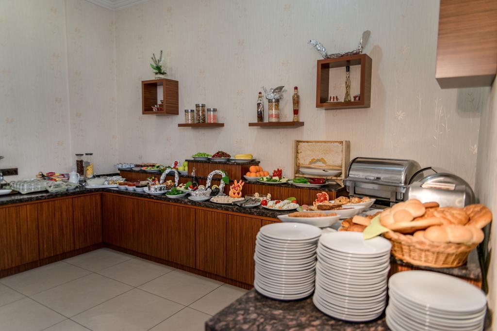 Kristal Otel Адана Екстериор снимка