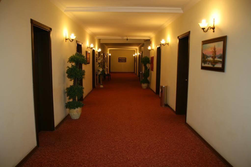 Kristal Otel Адана Екстериор снимка